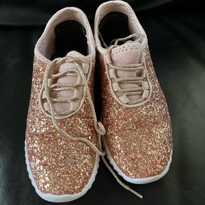 VGUC sz 6.5 women's sneakers